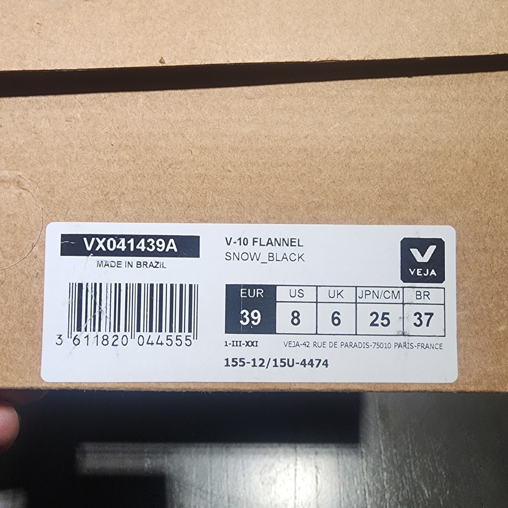 Veja Womens Cream and Black Sneakers - Picture 5 of 5